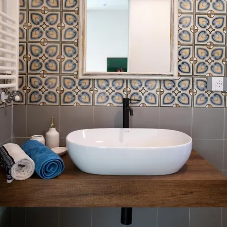 29 Center * Taormina